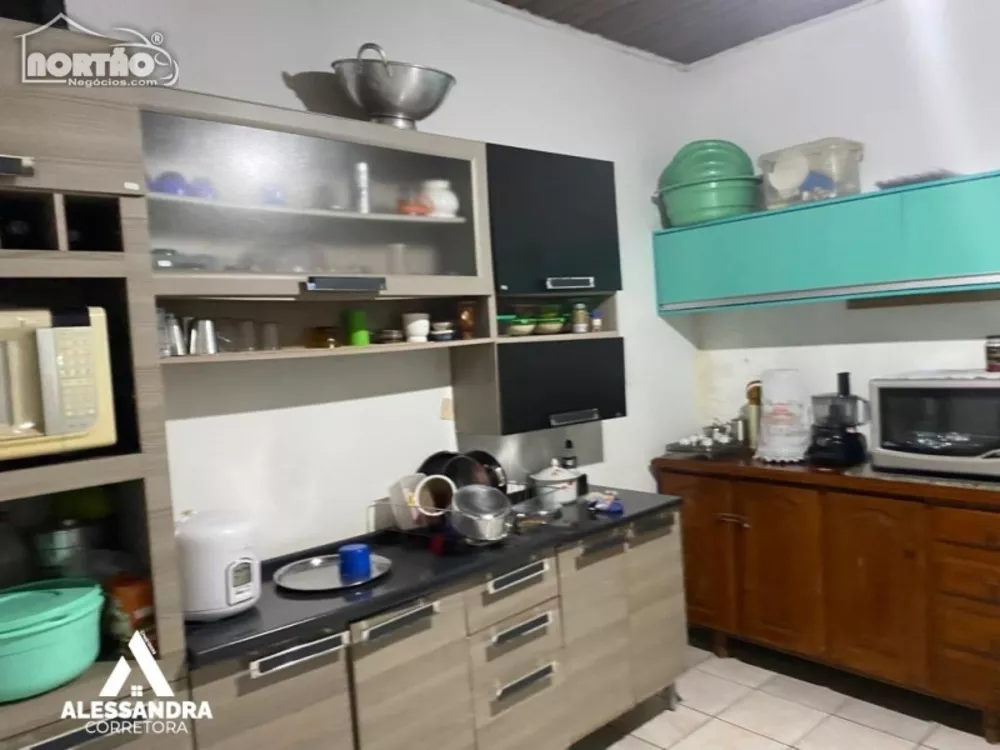 Casa à venda com 4 quartos, 120m² - Foto 3