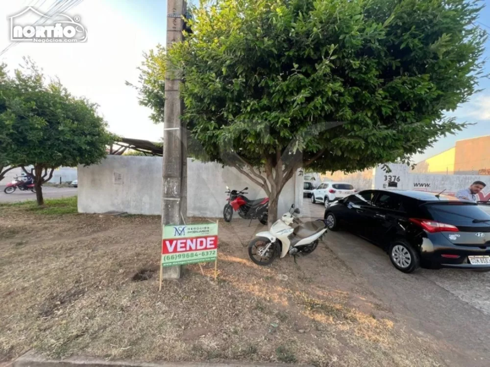 Casa à venda com 4 quartos, 200m² - Foto 1