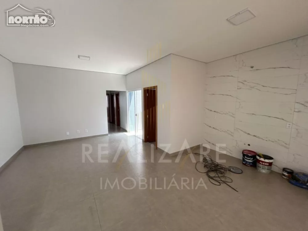 Casa à venda com 3 quartos, 91m² - Foto 2