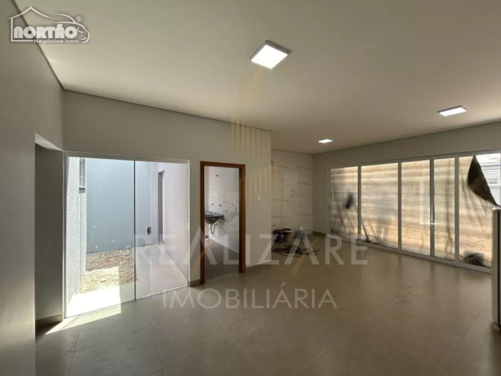 Casa à venda com 3 quartos, 91m² - Foto 4