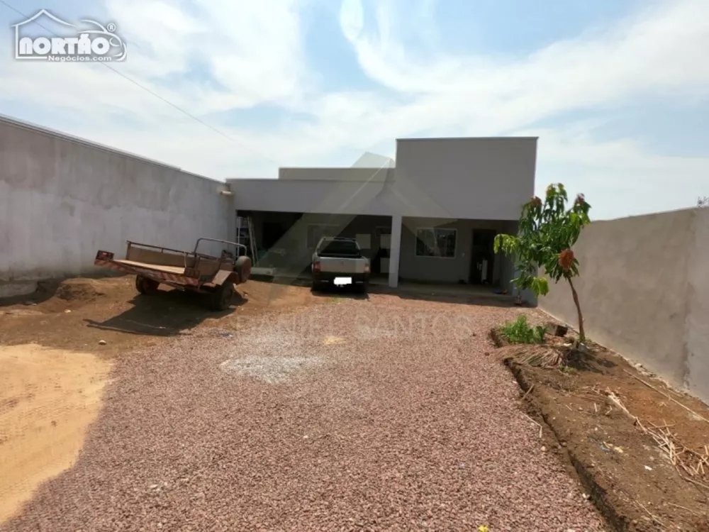 Casa à venda com 3 quartos, 100m² - Foto 2