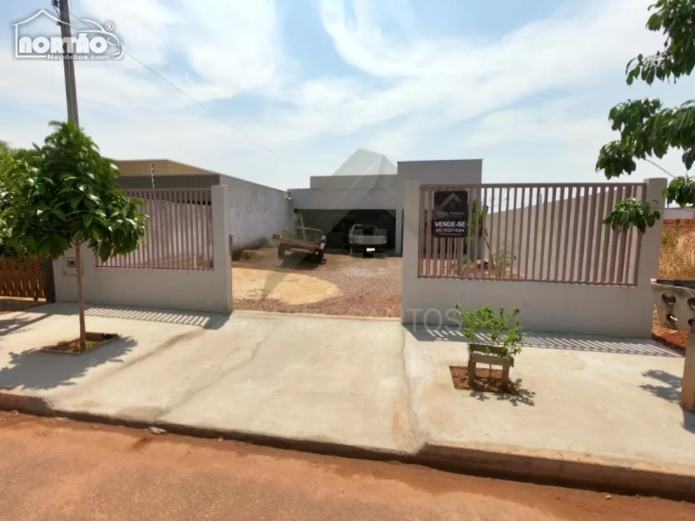 Casa à venda com 3 quartos, 100m² - Foto 1