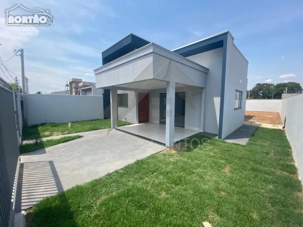 Casa à venda com 3 quartos, 100m² - Foto 4