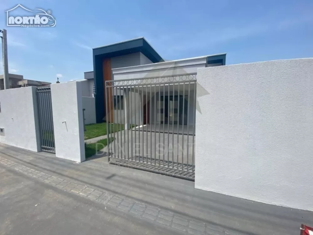 Casa à venda com 3 quartos, 100m² - Foto 2