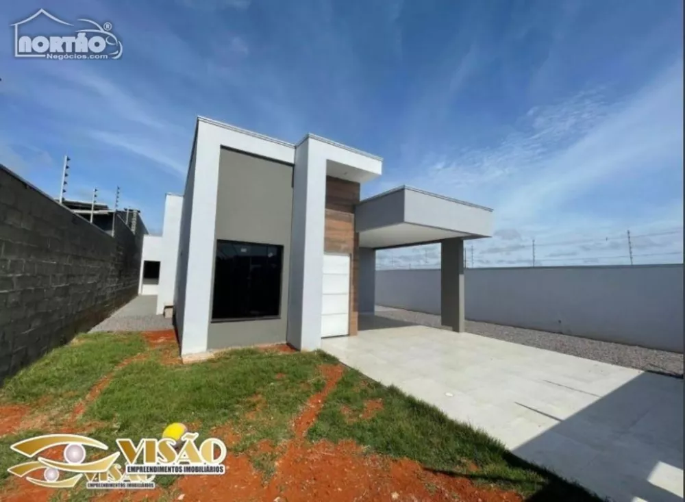 Casa à venda com 3 quartos, 200m² - Foto 2