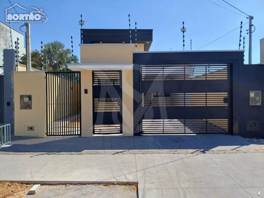 Casa à venda com 3 quartos, 150m² - Foto 1