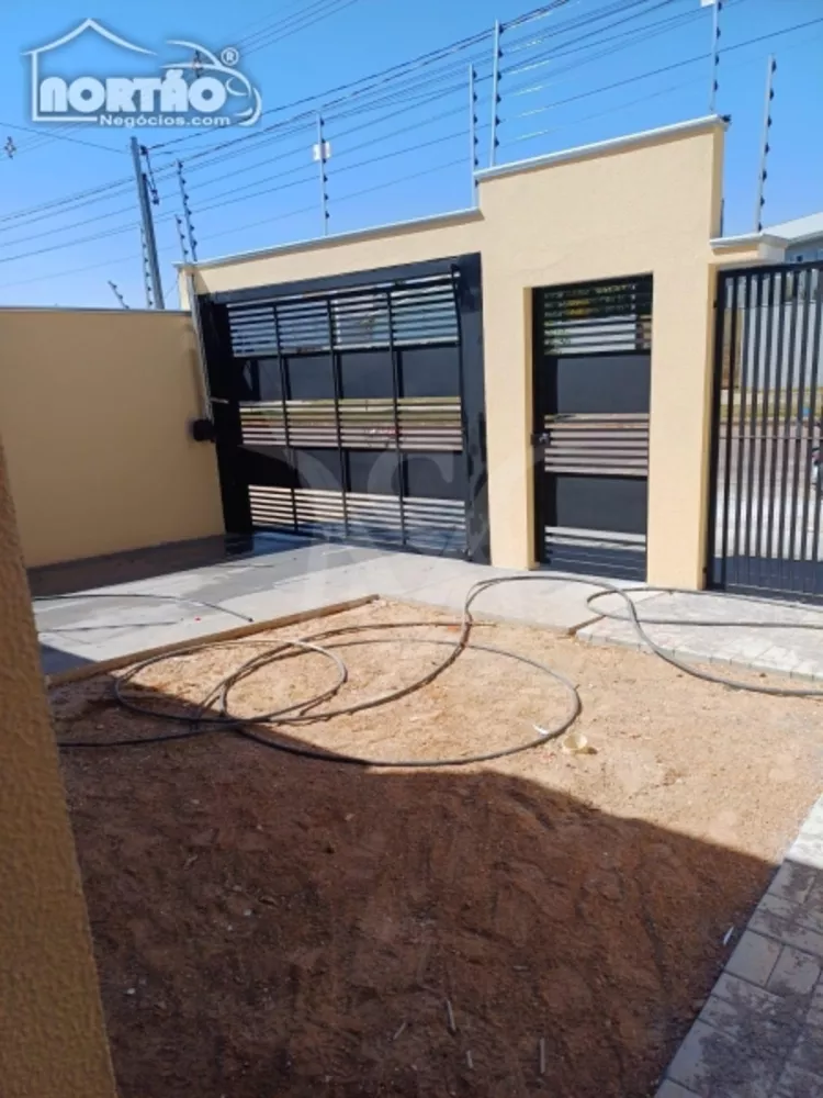 Casa à venda com 3 quartos, 150m² - Foto 3