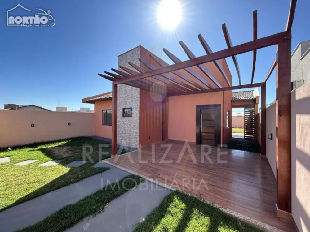 Casa à venda com 3 quartos, 106m² - Foto 2