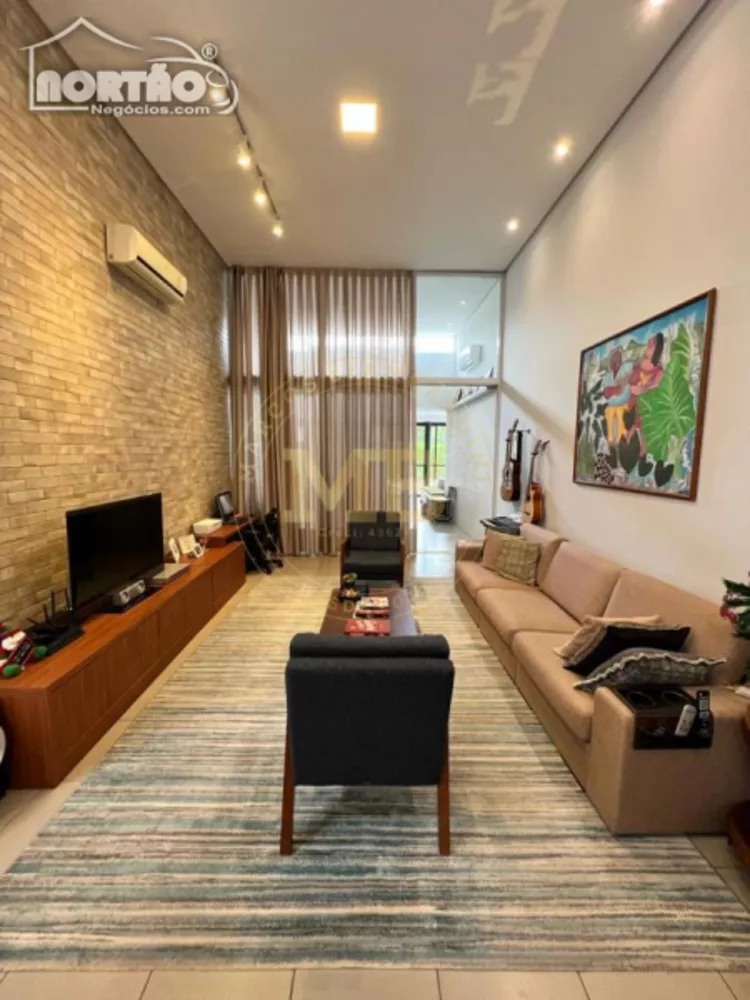 Casa à venda com 3 quartos, 359m² - Foto 1