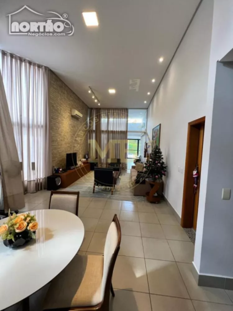 Casa à venda com 3 quartos, 359m² - Foto 2