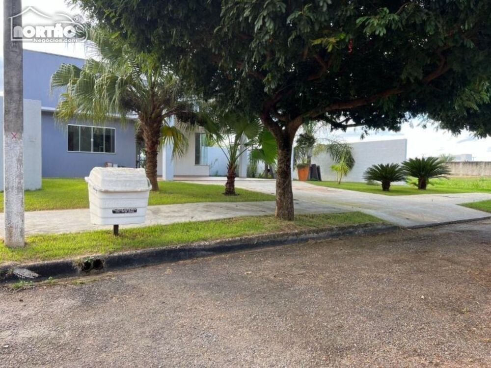 Casa à venda com 4 quartos, 238m² - Foto 2