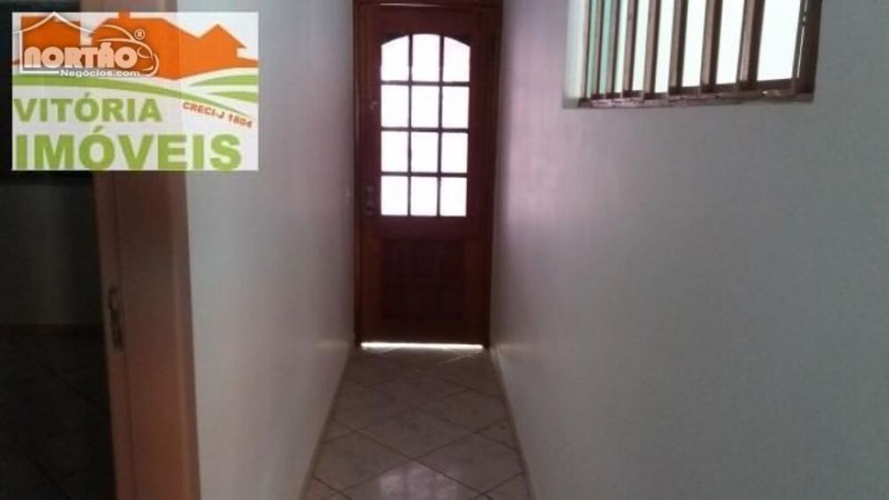 Casa à venda com 5 quartos, 250m² - Foto 3