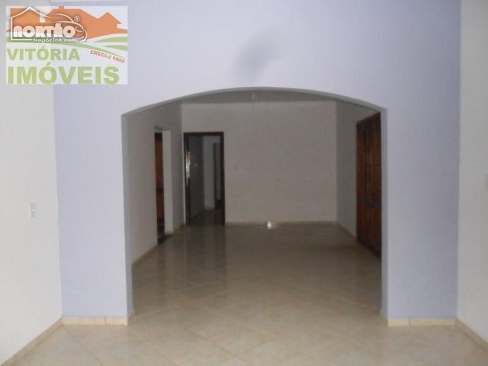 Casa à venda com 5 quartos, 250m² - Foto 6