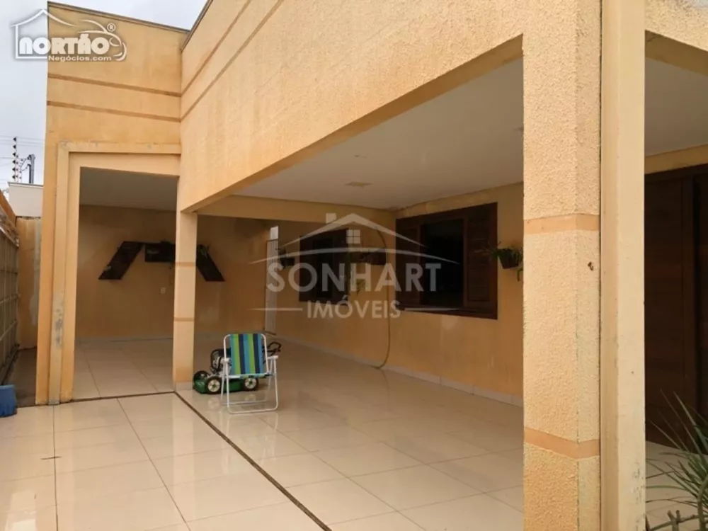 Casa à venda com 3 quartos, 192m² - Foto 1