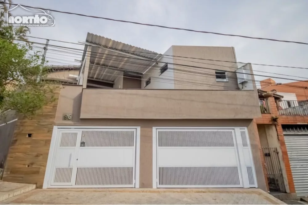 Casa à venda com 3 quartos, 200m² - Foto 1