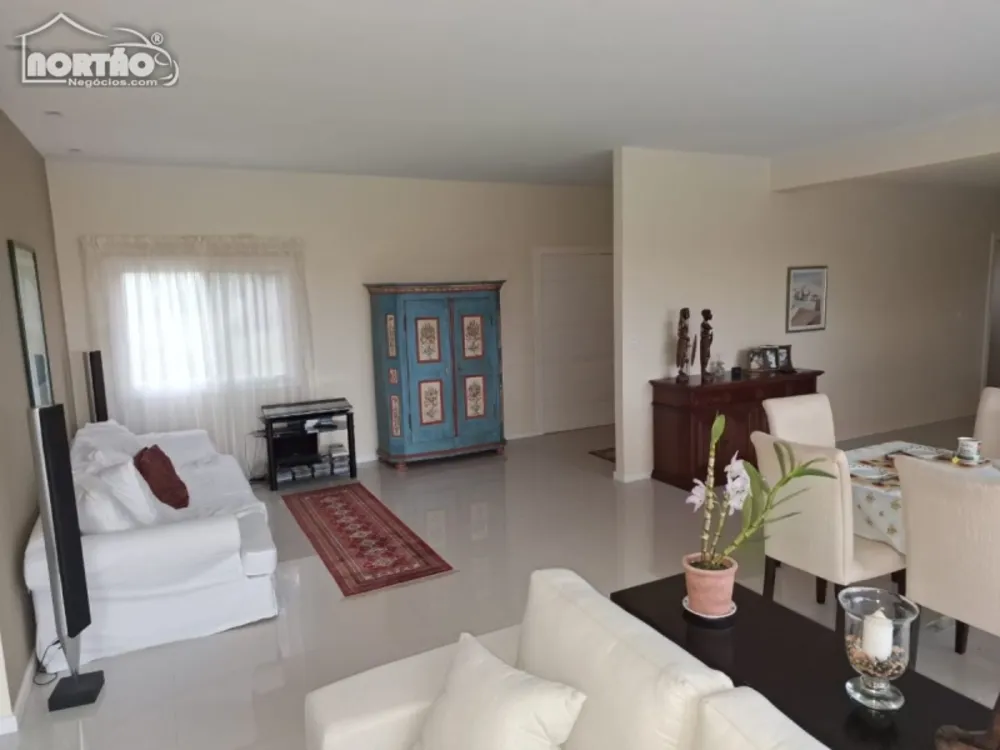 Casa, 6 quartos, 280 m² - Foto 9