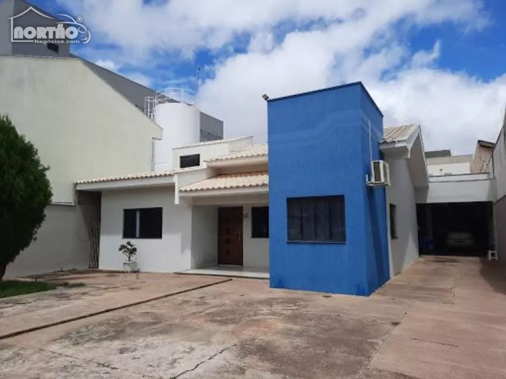 Casa à venda com 3 quartos, 110m² - Foto 1