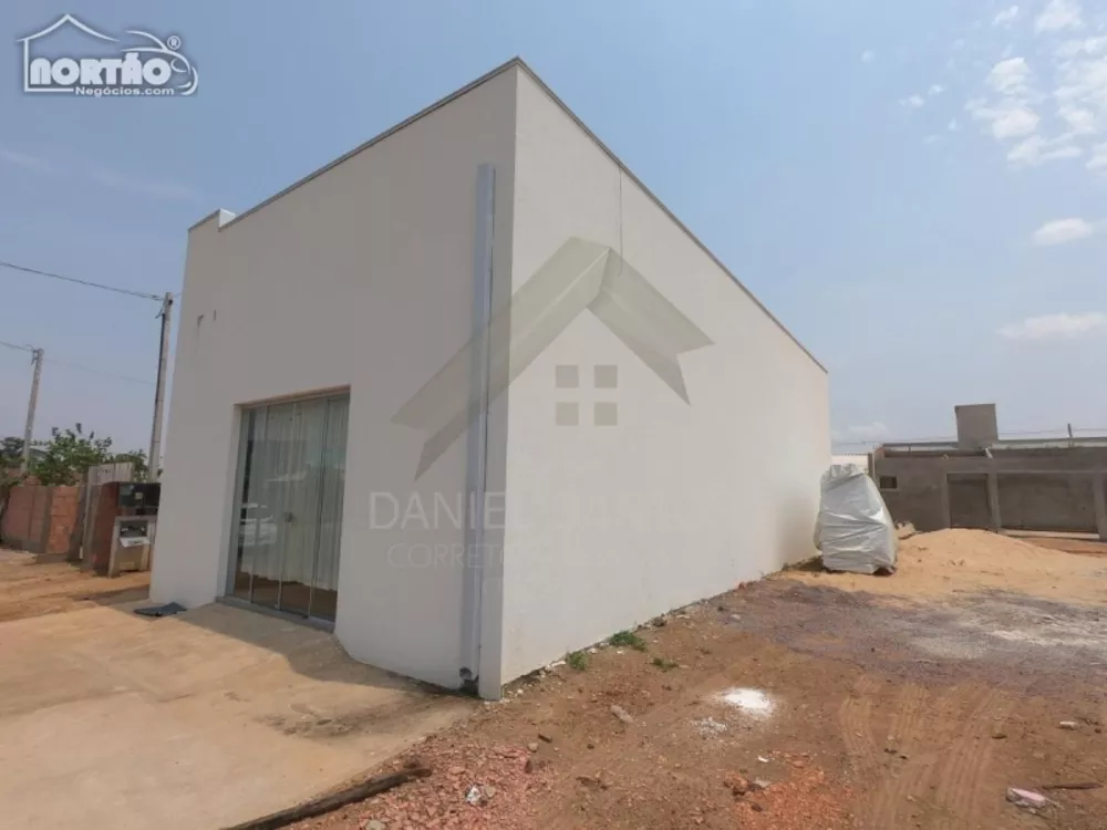 Casa à venda com 2 quartos, 105m² - Foto 2