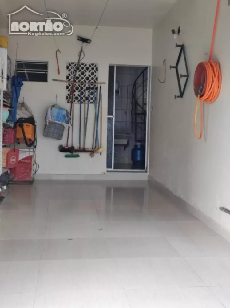 Casa à venda com 4 quartos, 140m² - Foto 3