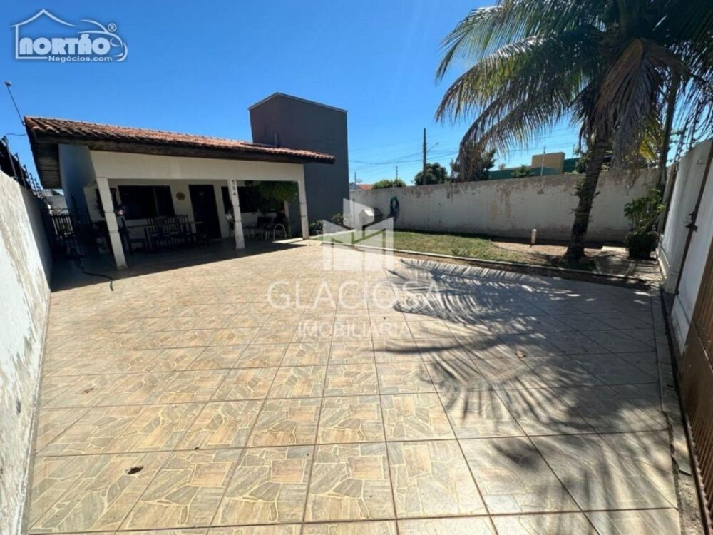 Casa, 4 quartos, 136 m² - Foto 2