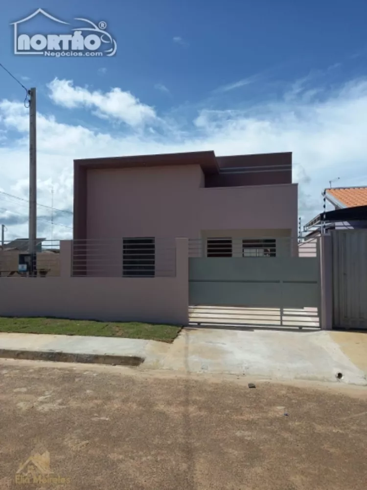 Casa à venda com 3 quartos, 70m² - Foto 2