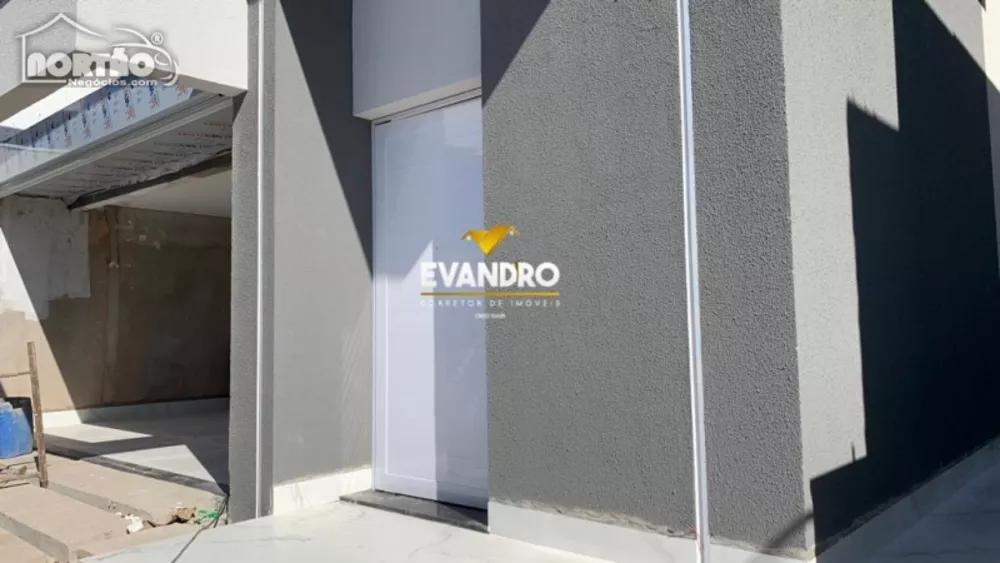 Casa à venda com 3 quartos, 250m² - Foto 1