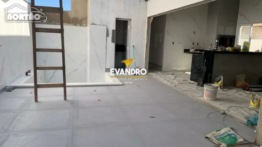 Casa à venda com 3 quartos, 250m² - Foto 3