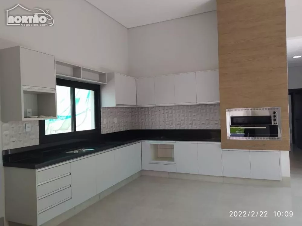 Casa à venda com 3 quartos, 169m² - Foto 3