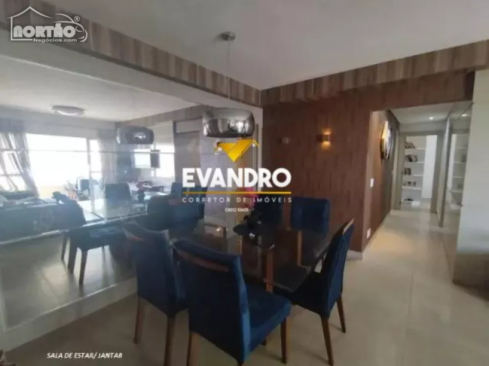 Casa à venda com 3 quartos, 115m² - Foto 1