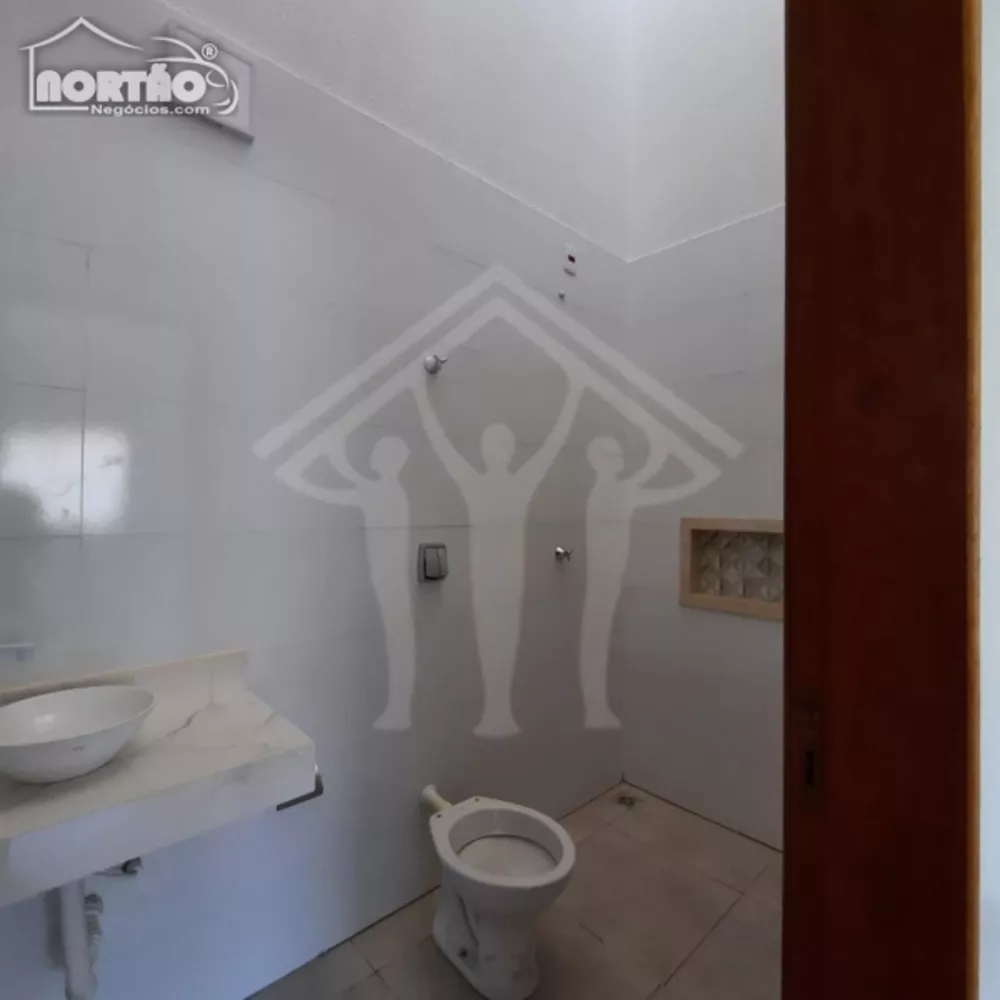 Casa à venda com 3 quartos, 68m² - Foto 2