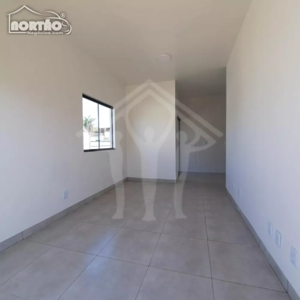 Casa à venda com 3 quartos, 68m² - Foto 1