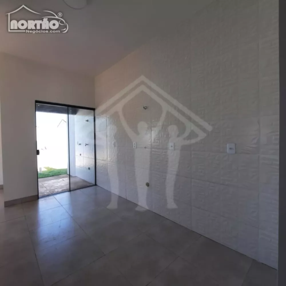 Casa à venda com 3 quartos, 68m² - Foto 4