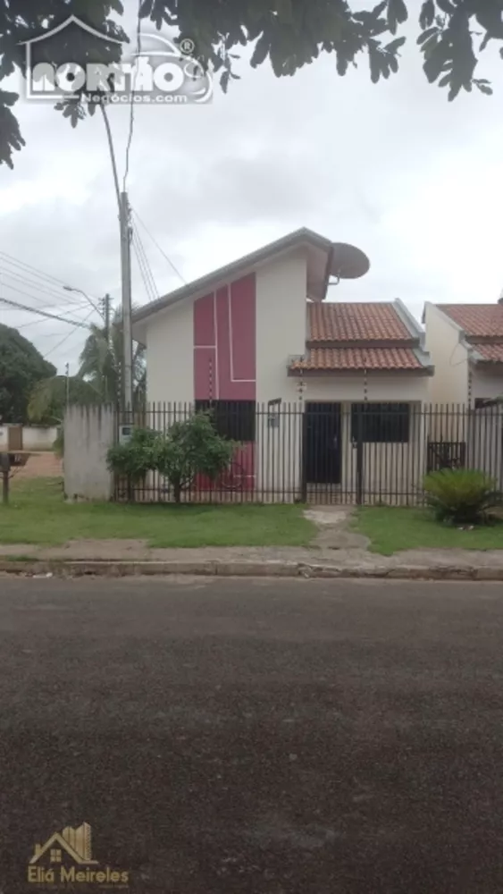 Casa à venda com 4 quartos, 90m² - Foto 2