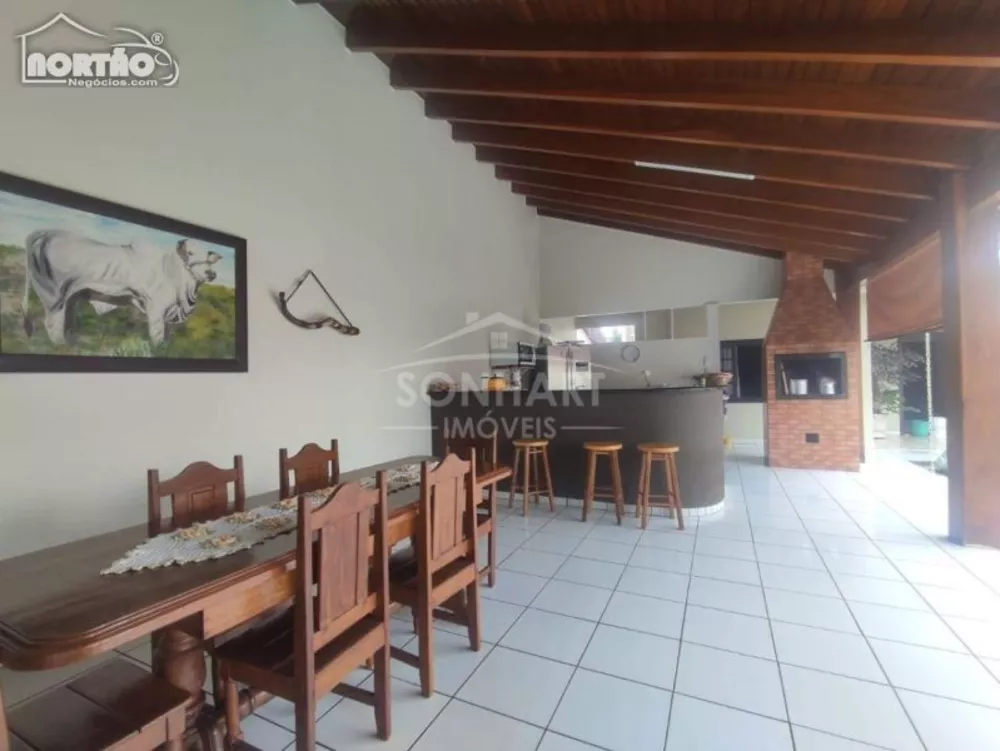 Casa, 4 quartos, 228 m² - Foto 4