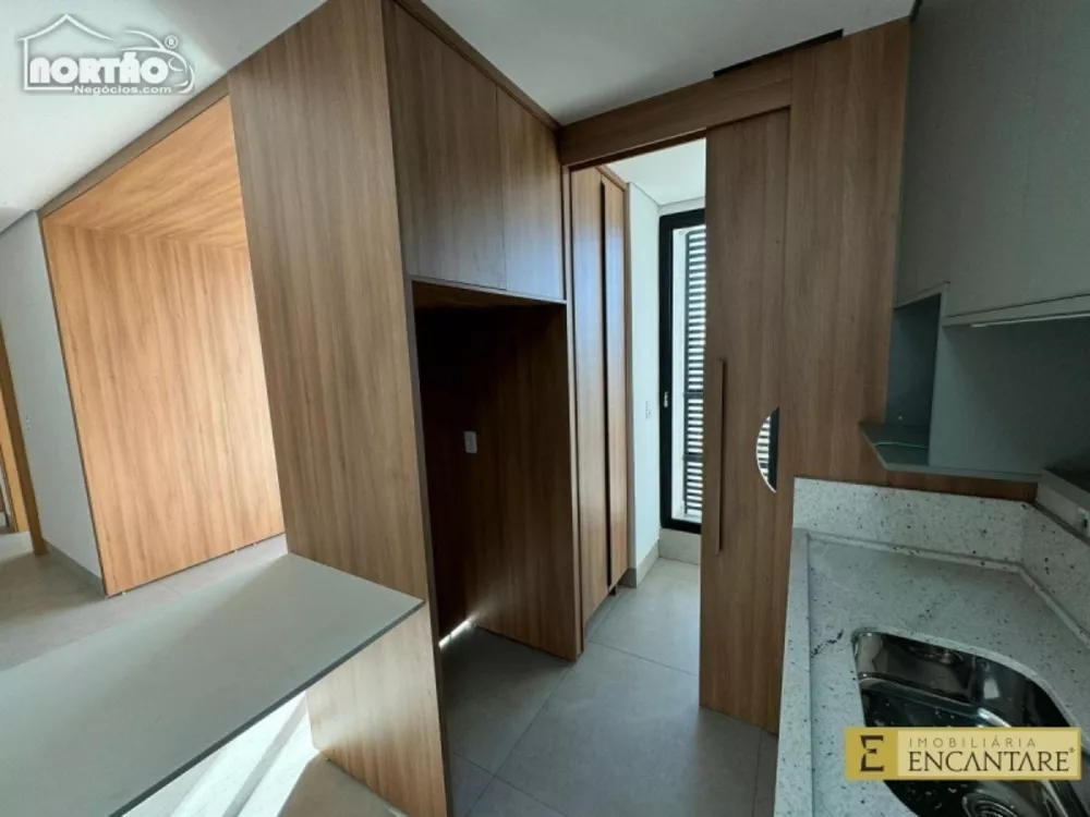 Casa à venda com 3 quartos, 108m² - Foto 2