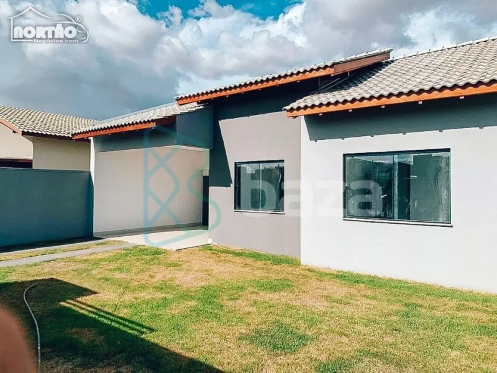 Casa à venda com 4 quartos, 98m² - Foto 2