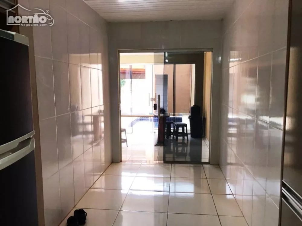 Casa à venda com 3 quartos, 120m² - Foto 3