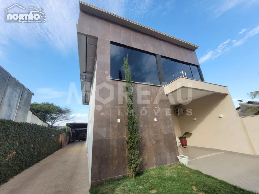 Casa à venda com 7 quartos, 310m² - Foto 3