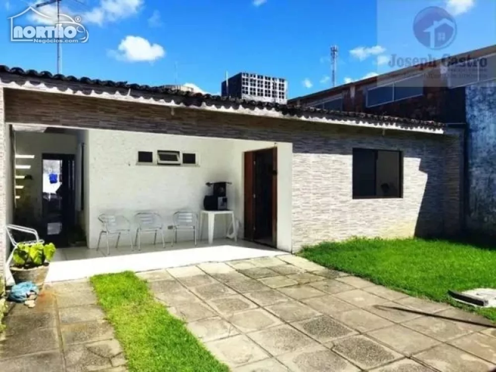 Casa à venda com 4 quartos, 200m² - Foto 3