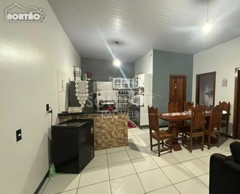 Casa à venda com 3 quartos, 100m² - Foto 4