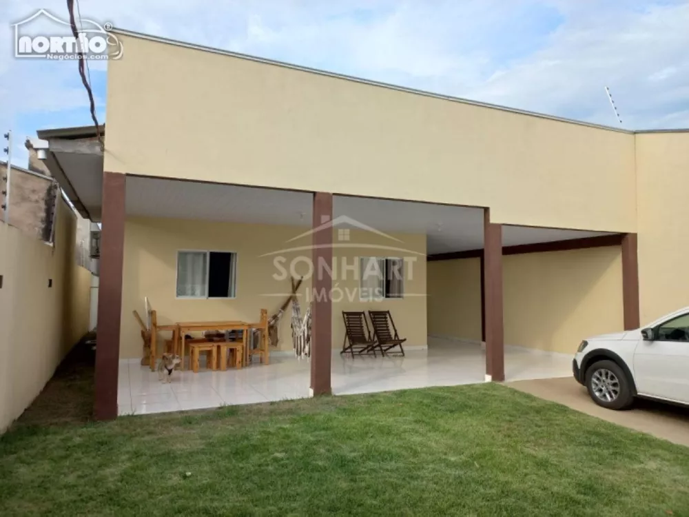 Casa à venda com 3 quartos, 80m² - Foto 1