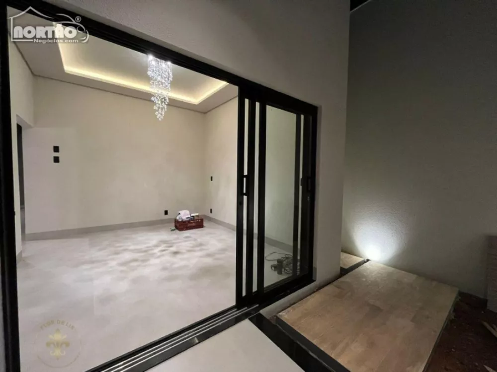 Casa à venda com 4 quartos, 175m² - Foto 3