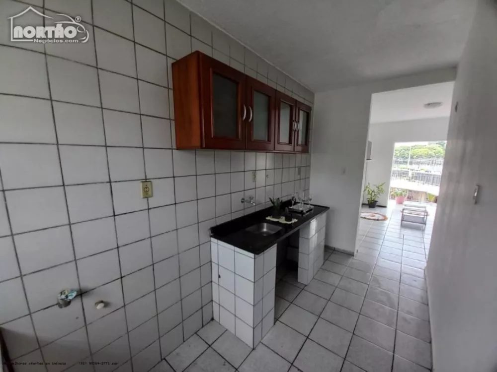 Casa à venda com 2 quartos, 55m² - Foto 1