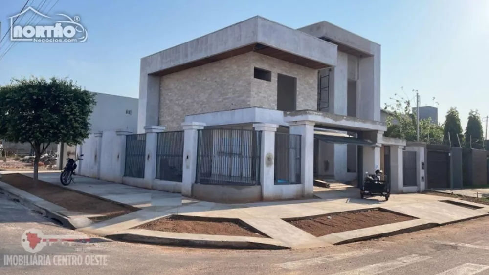 Casa à venda com 3 quartos, 211m² - Foto 4