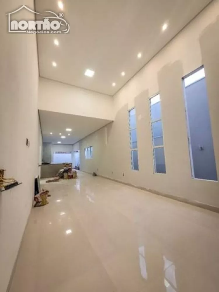 Casa à venda com 3 quartos, 141m² - Foto 2