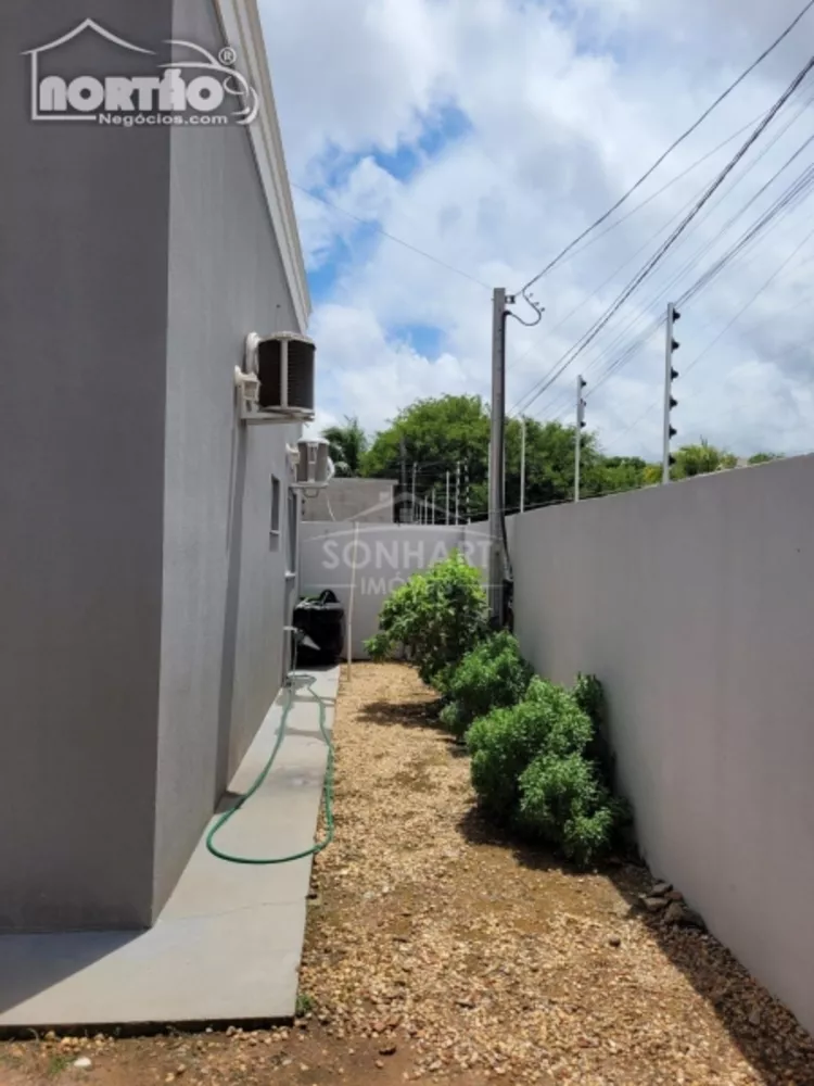 Casa à venda com 4 quartos, 90m² - Foto 2