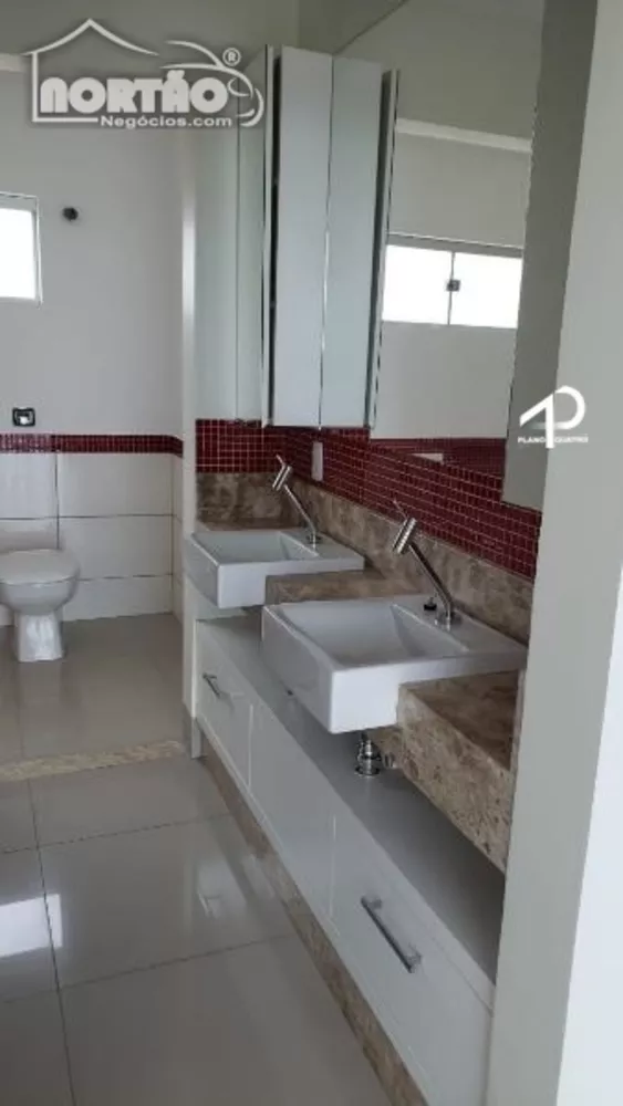 Casa à venda com 4 quartos, 258m² - Foto 8