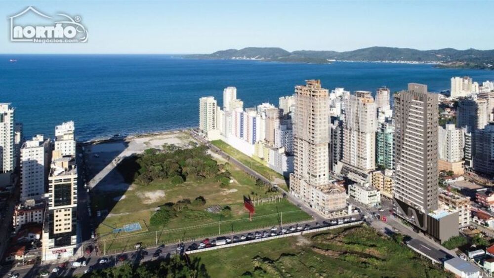 Casa à venda com 4 quartos, 202m² - Foto 4