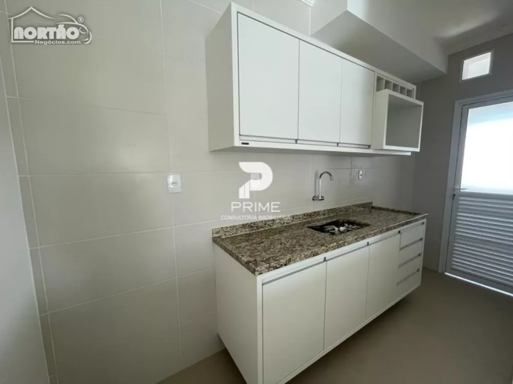 Casa à venda com 3 quartos, 67m² - Foto 4