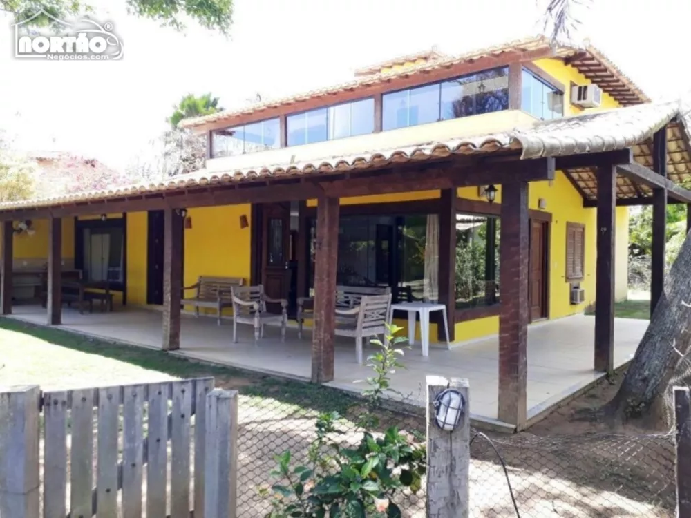 Casa à venda com 7 quartos, 197m² - Foto 1